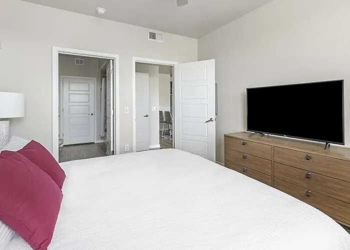Apartment Landing Modern With Amazing Amenities