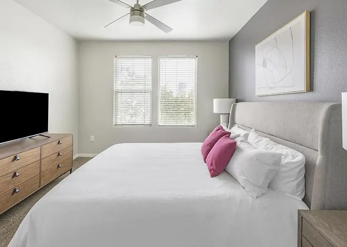 Landing Modern With Amazing Amenities Tempe