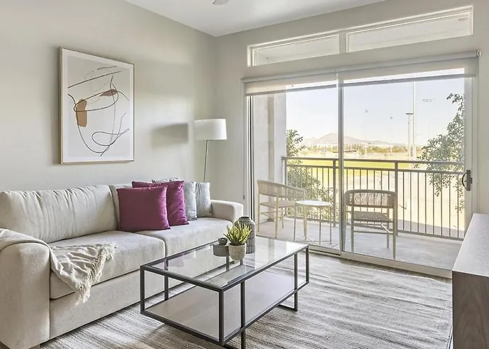 Landing Modern With Amazing Amenities Apartment